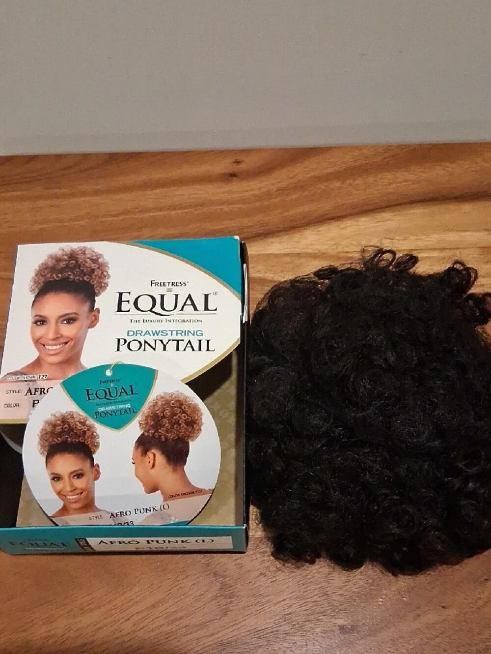 Equal Drawstring Ponytail - Afro Punk (P1B/33) - Black